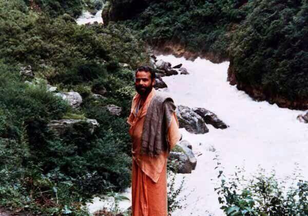 Rare Pictures of Prime Minister Narendra Modi Living as a Sadhu in his Youth