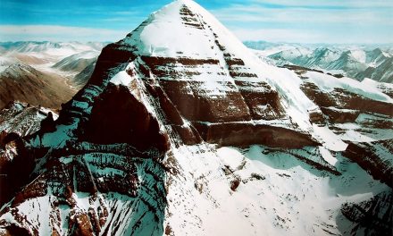 Mystery of the Unclimbed Peak – What Makes Mount Kailash So Intriguing?